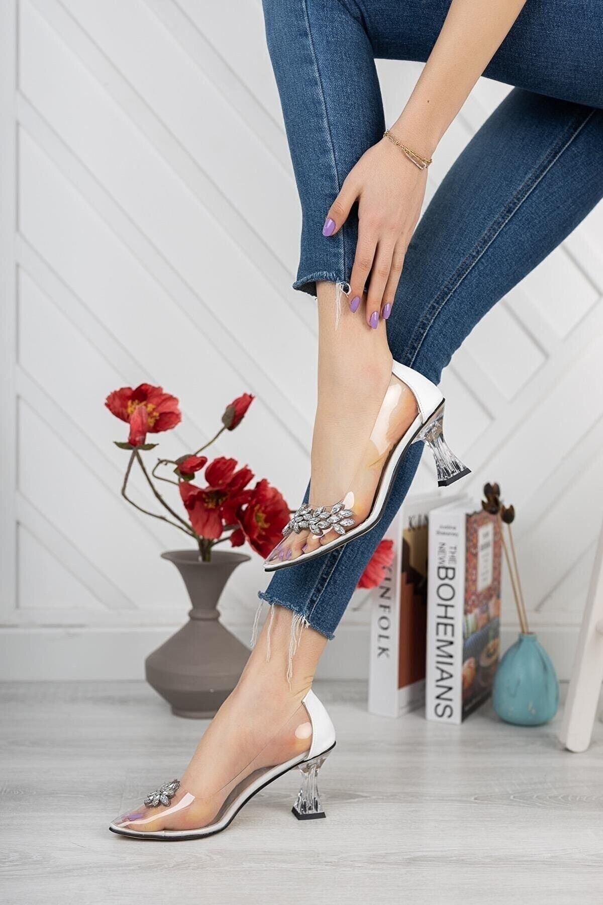 Beyaz Taşlı Topuklu Ayakkabı